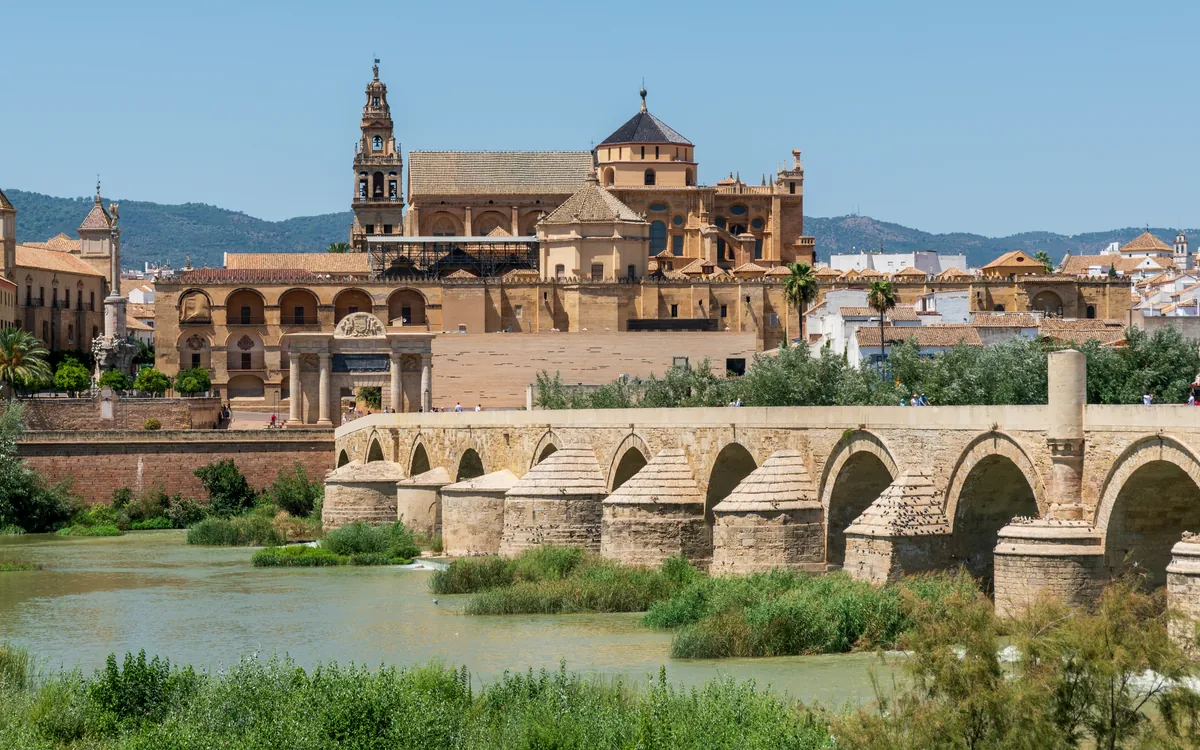 Vista de Córdoba — reunificación de deudas con Agrupa
